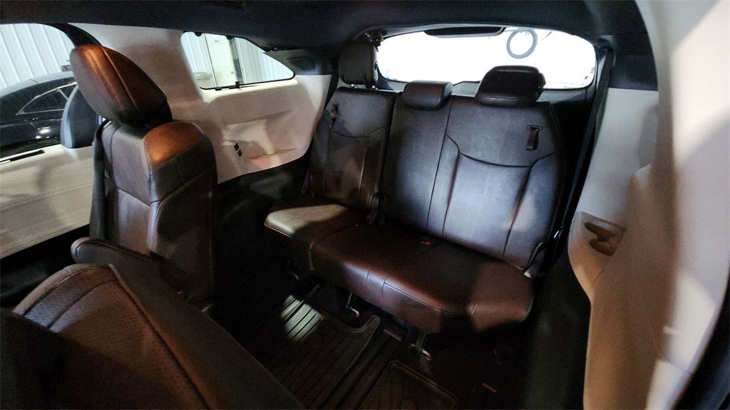 Used 2023 Toyota Sienna Platinum image 24