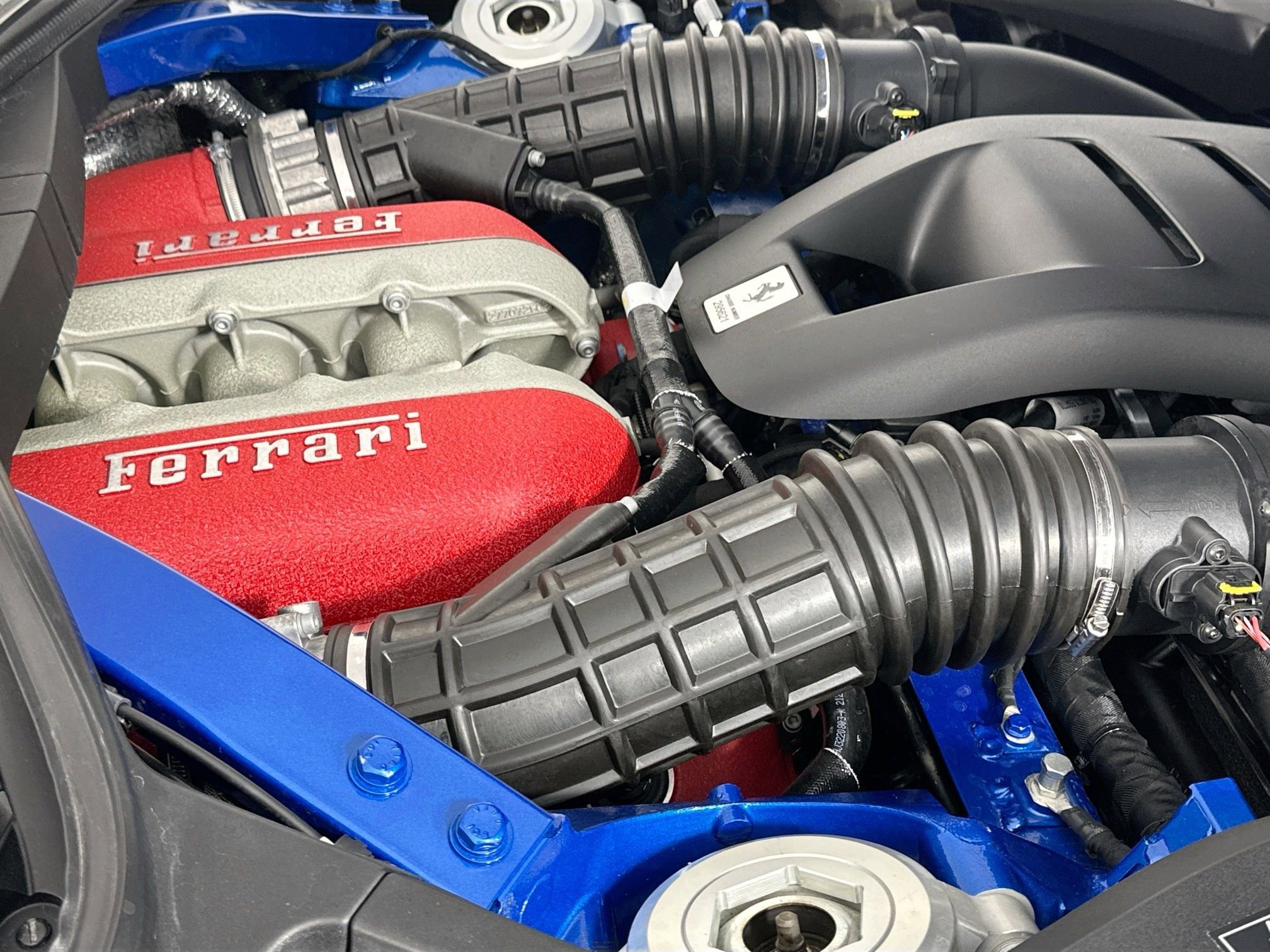 Used 2023 Ferrari Purosangue AWD/4WD image 28