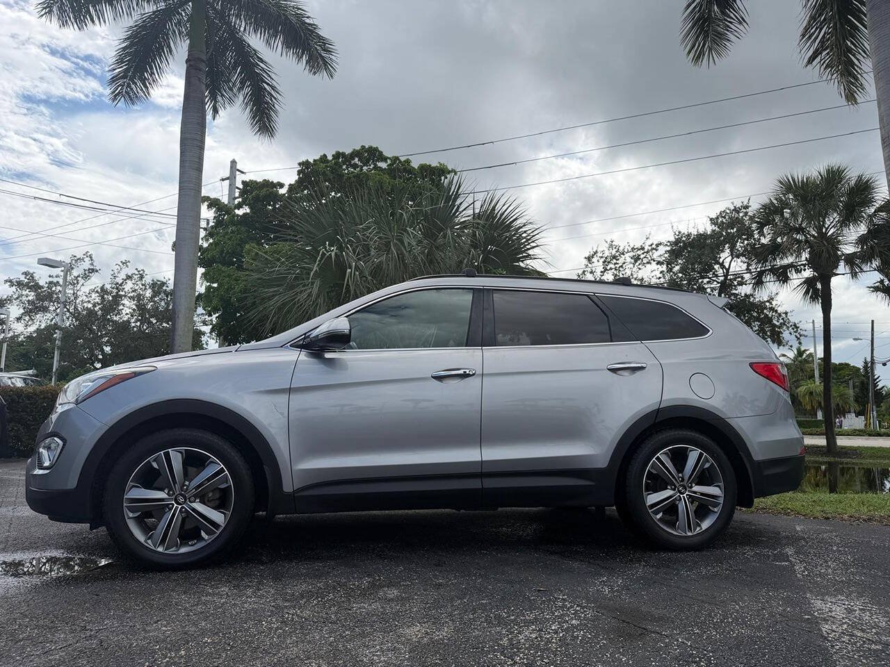 Used 2015 Hyundai Santa Fe GLS w/ Option Group 02 FWD image 6