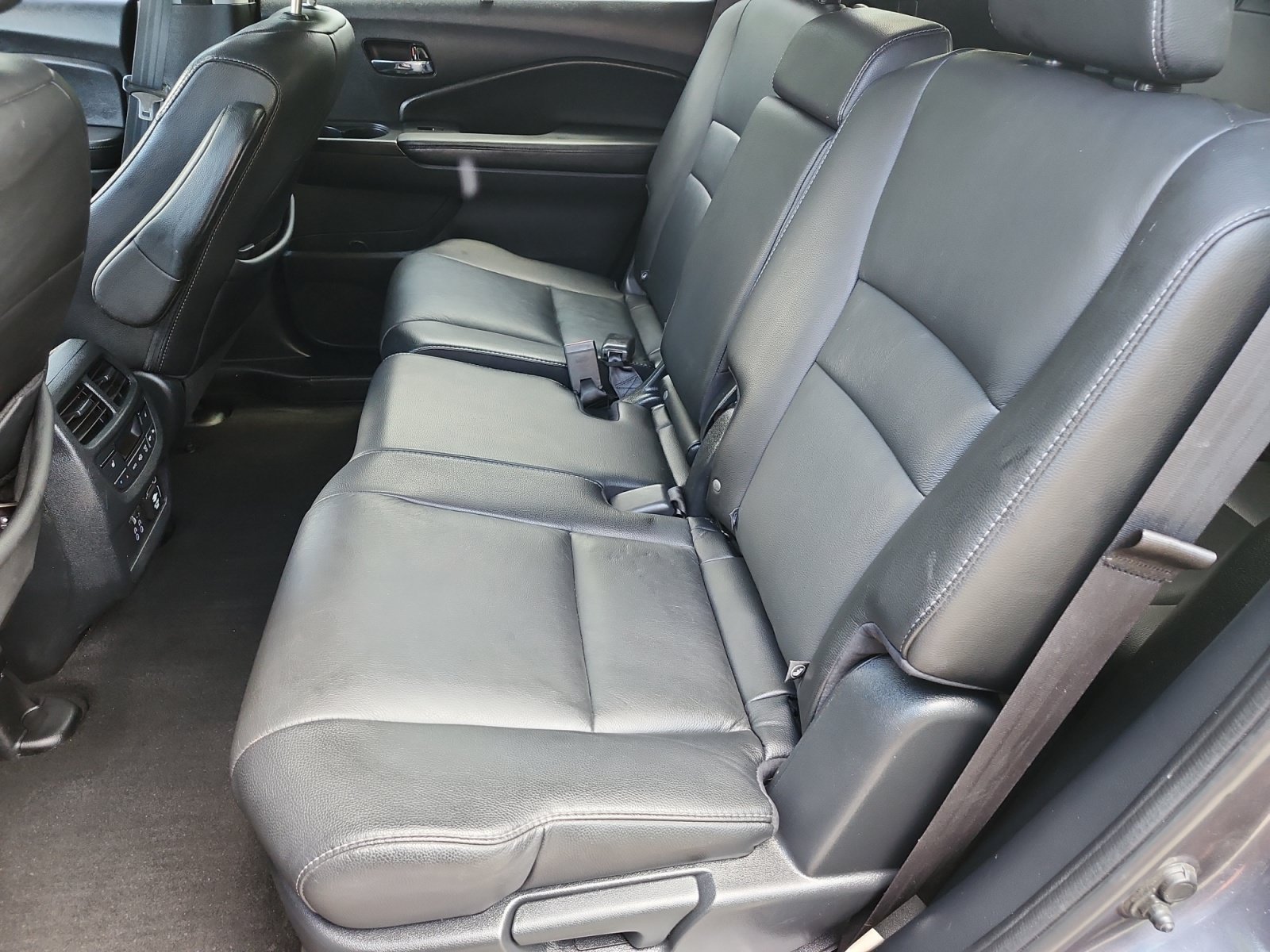 Used 2020 Honda Pilot Touring image 14
