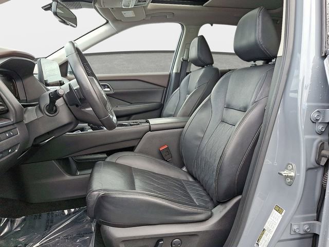 Used 2021 Nissan Rogue Platinum image 16