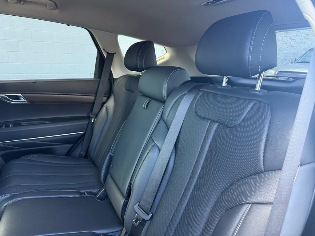 Used 2024 Genesis GV80 2.5T image 25