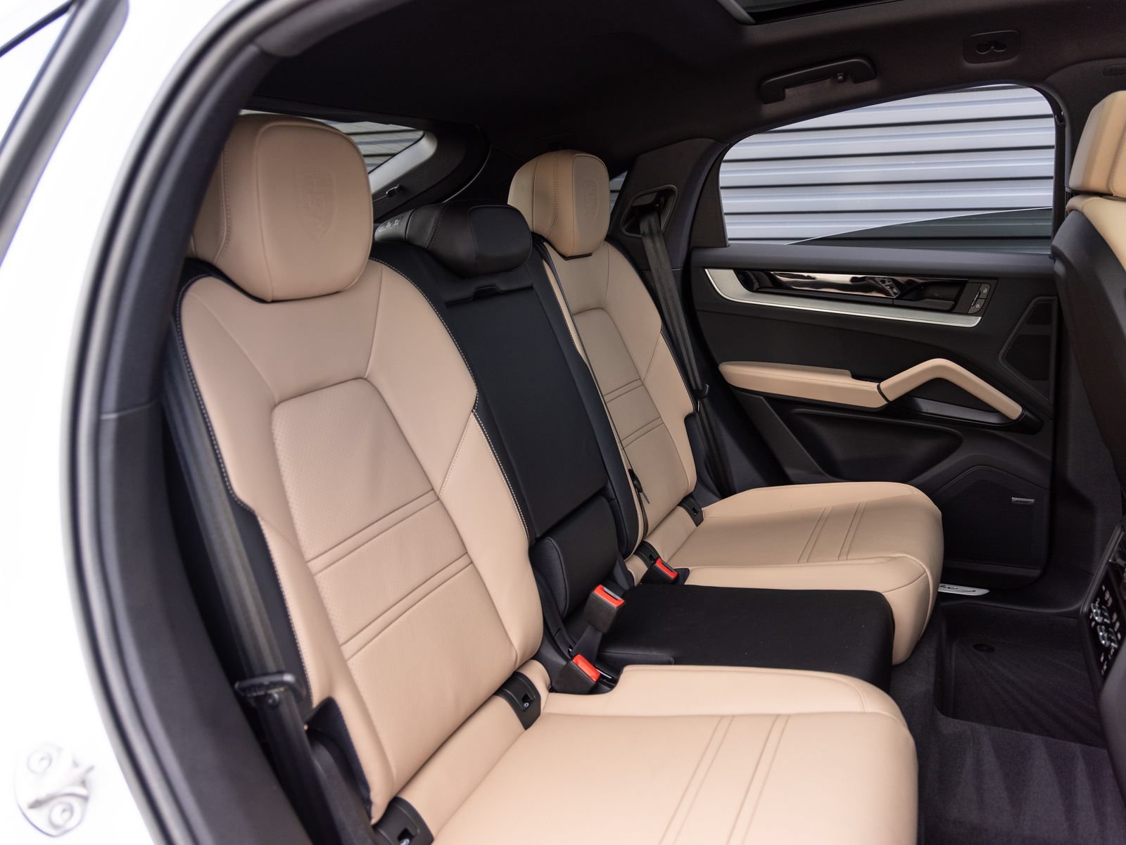 Certified 2026 Porsche Cayenne Coupe AWD/4WD image 31