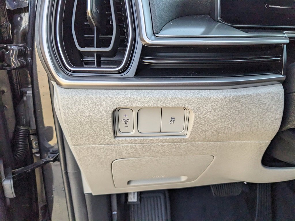 Certified 2025 Kia Sorento S w/ Panoramic Sunroof Package image 32