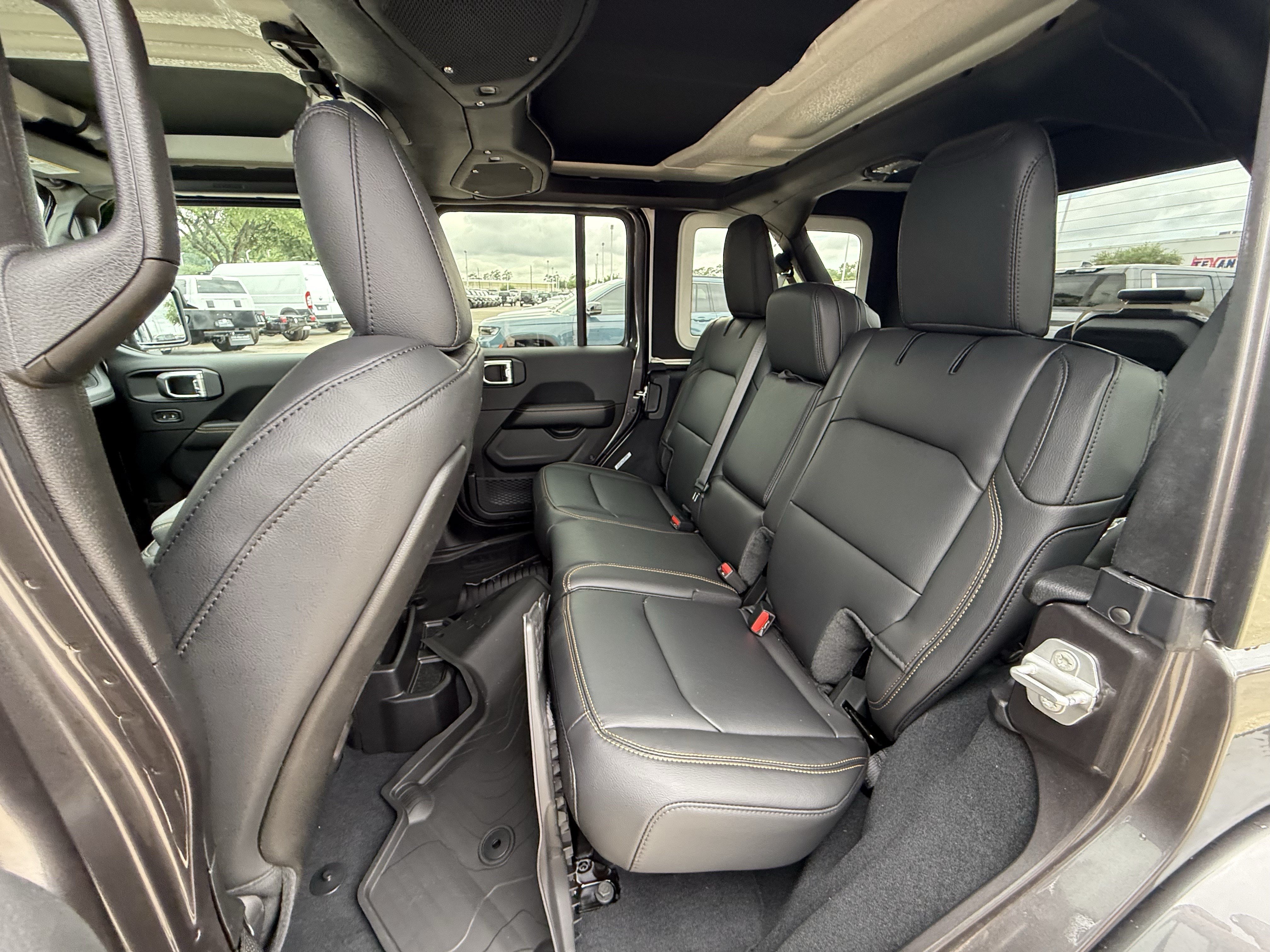 New 2026 Jeep Wrangler Unlimited Sahara AWD/4WD image 16