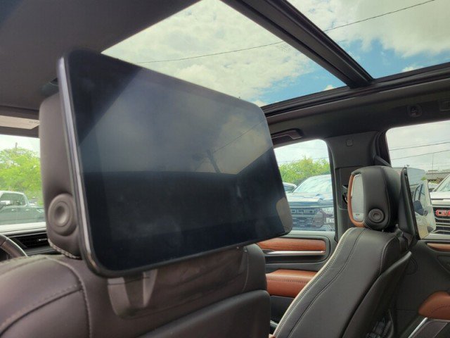 Used 2024 GMC Yukon Denali Ultimate AWD/4WD image 30
