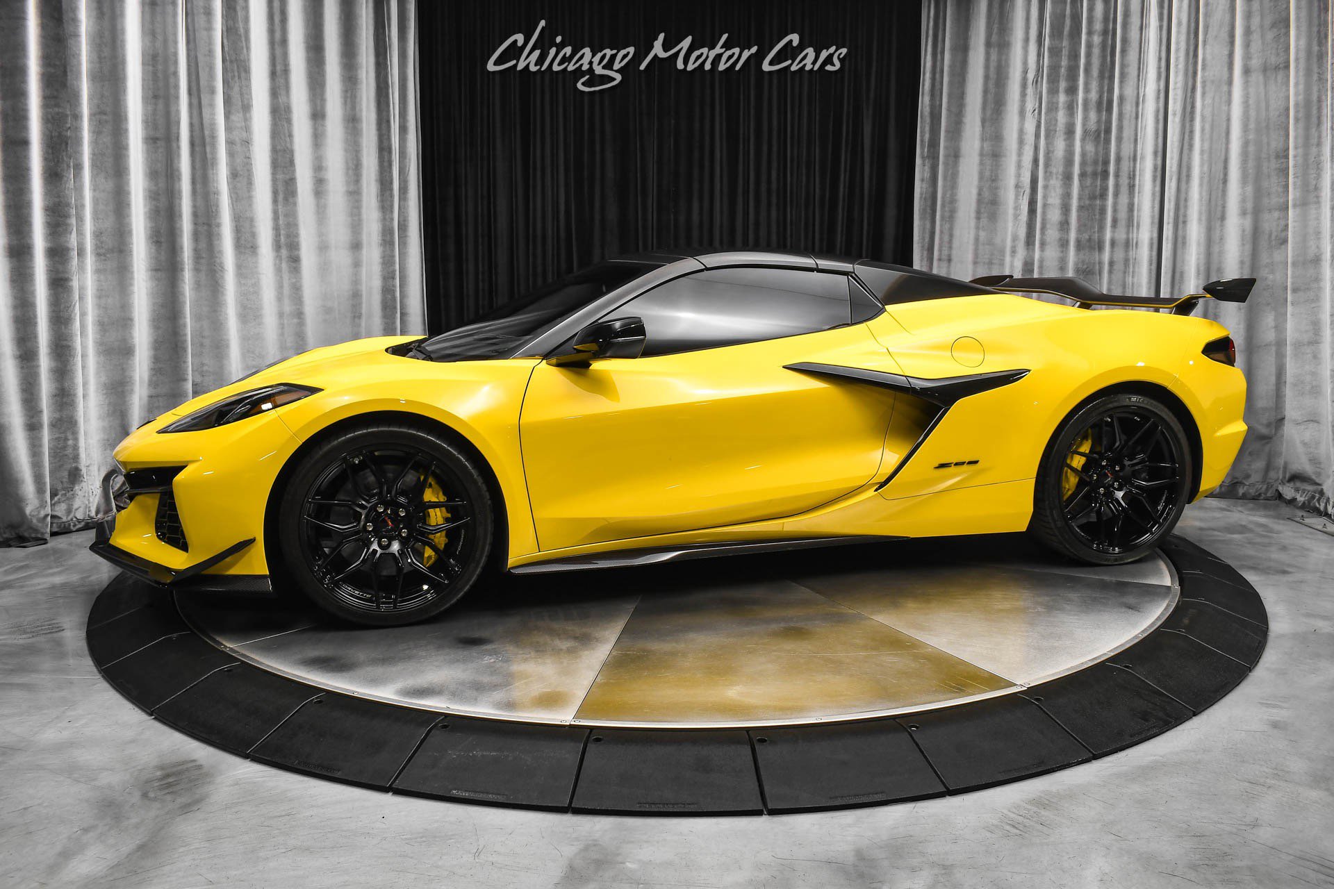 Used 2025 Chevrolet Corvette Z06 w/ Stealth Interior Trim Package image 32