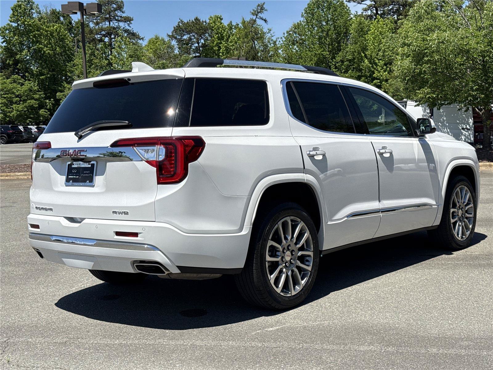 Used 2023 GMC Acadia Denali w/ Denali Ultimate Package AWD/4WD image 33