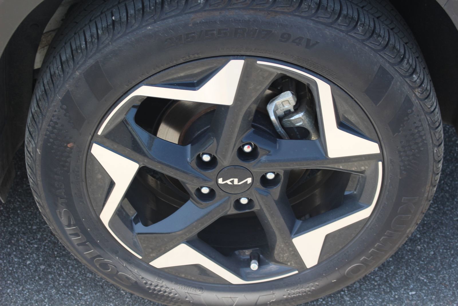 Certified 2025 Kia Seltos EX w/ EX Sunroof Package image 13