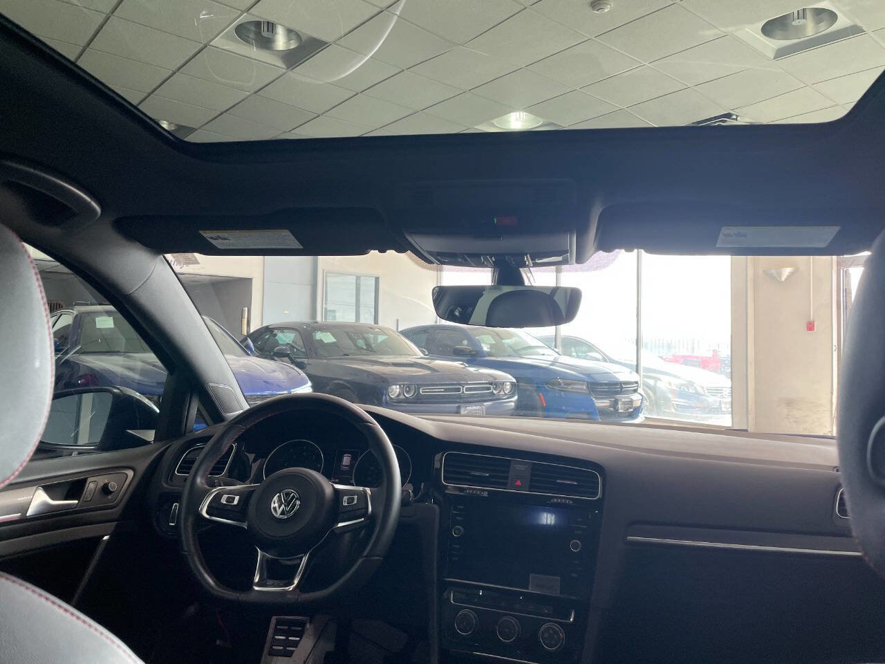 Used 2020 Volkswagen GTI SE image 25