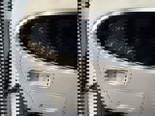 Used 2026 Genesis GV70 2.5T Advanced image 27