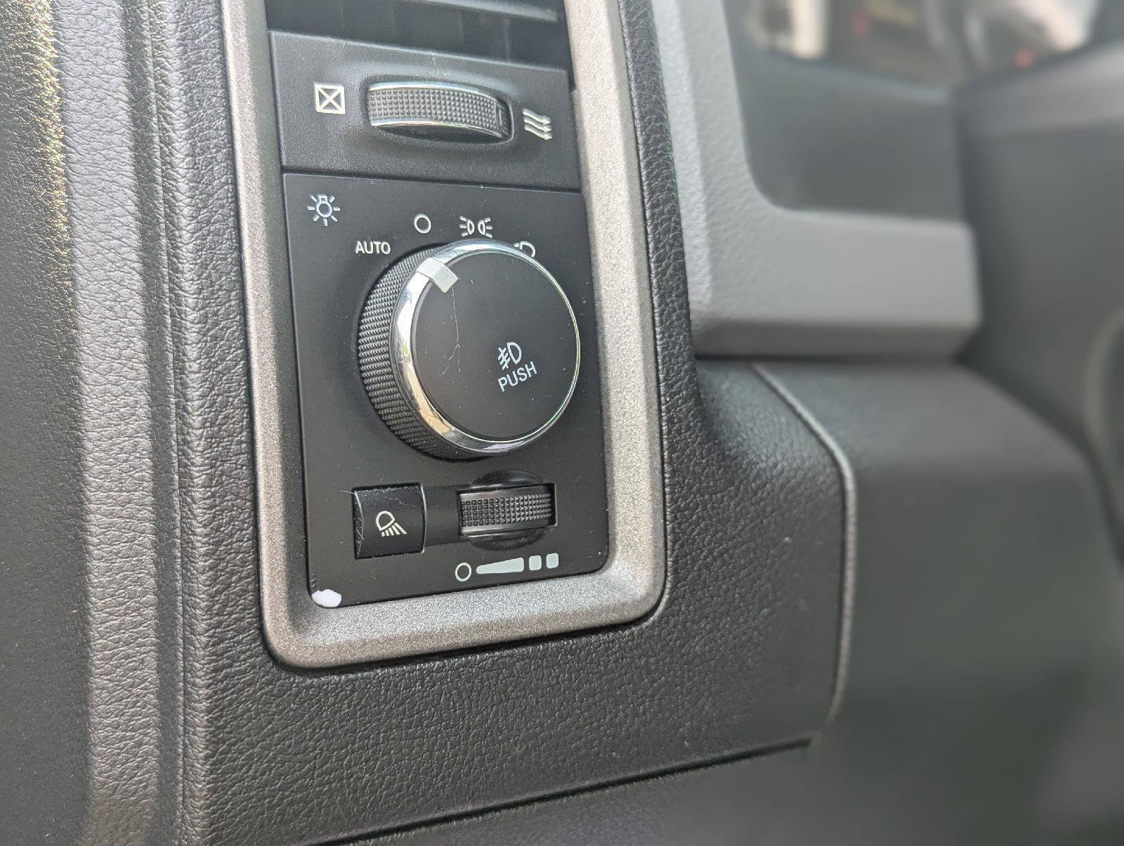 Used 2017 RAM 1500 Express w/ Express Value Package AWD/4WD image 24