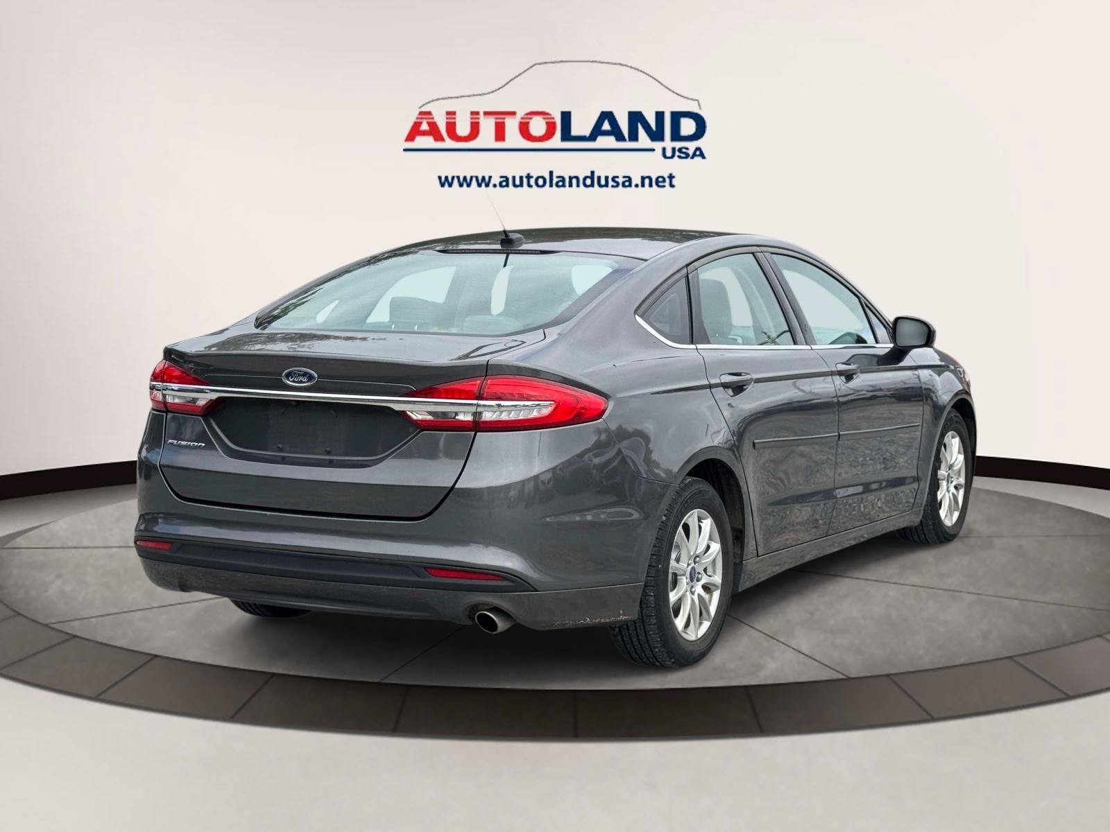 Used 2017 Ford Fusion S FWD image 4