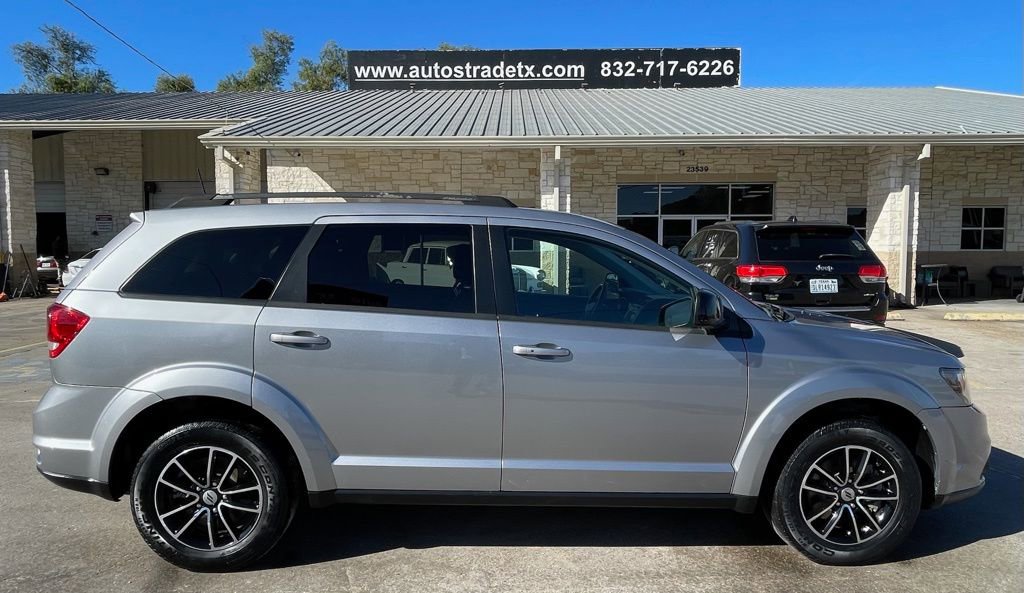 Used 2018 Dodge Journey SXT w/ Connectivity Group FWD image 7
