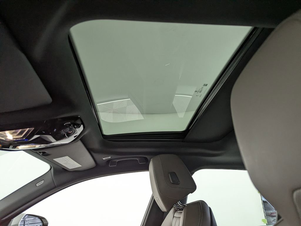 Used 2025 BMW 530i xDrive AWD/4WD image 13