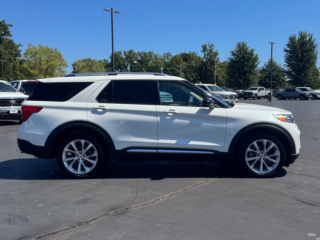 Certified 2023 Ford Explorer Platinum w/ Technology Package AWD/4WD image 24