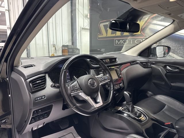 Used 2021 Nissan Rogue Sport SL w/ Premium Package image 6