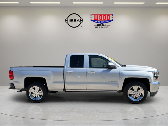 Used 2017 Chevrolet Silverado 1500 LT w/ All Star Edition RWD image 2
