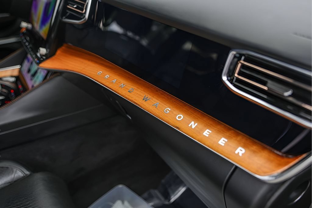 Used 2022 Jeep Grand Wagoneer Series III w/ Flexible Seating Group AWD/4WD image 37