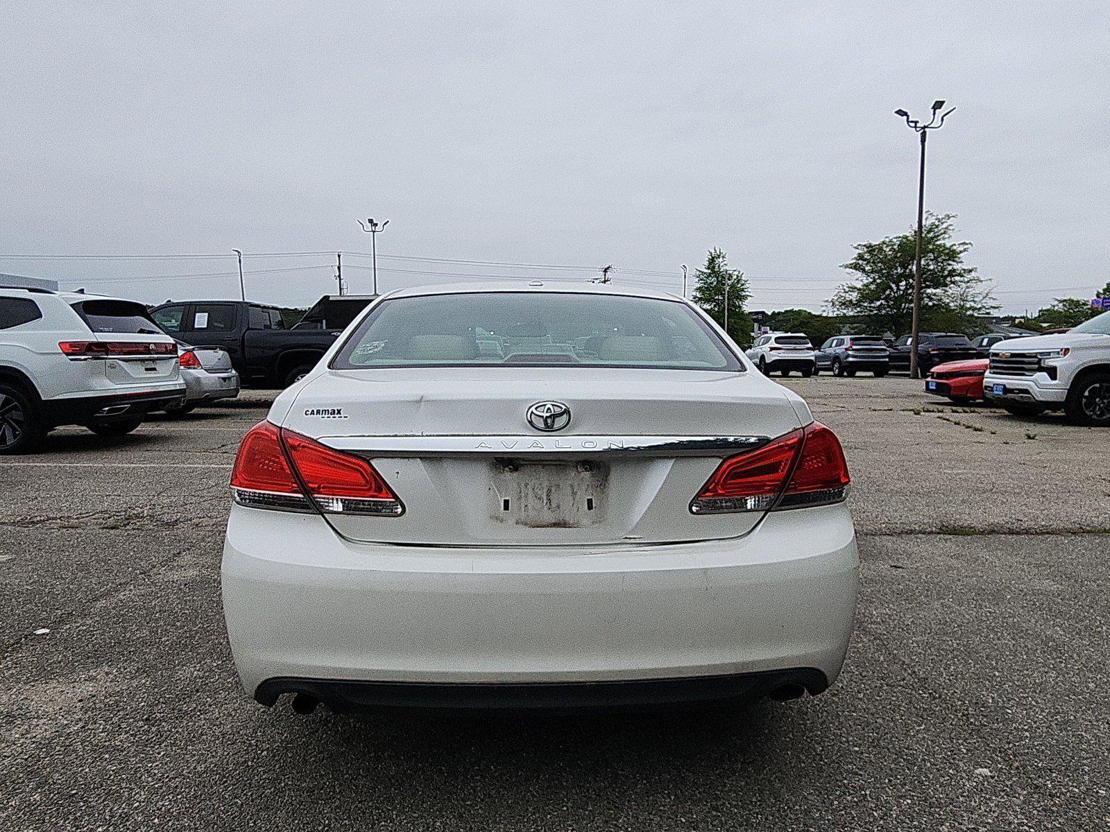 Used 2011 Toyota Avalon Limited FWD image 4