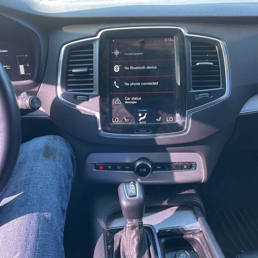 Used 2017 Volvo XC90 T5 Momentum w/ Vision Package image 10