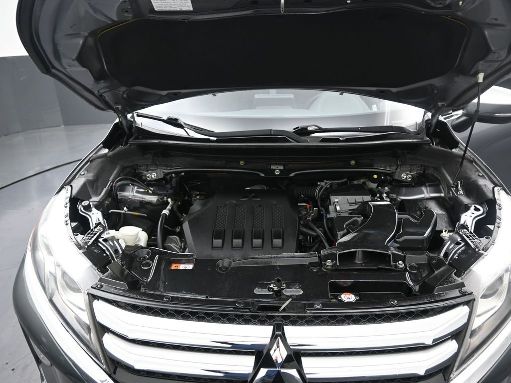 Used 2020 Mitsubishi Eclipse Cross LE image 13