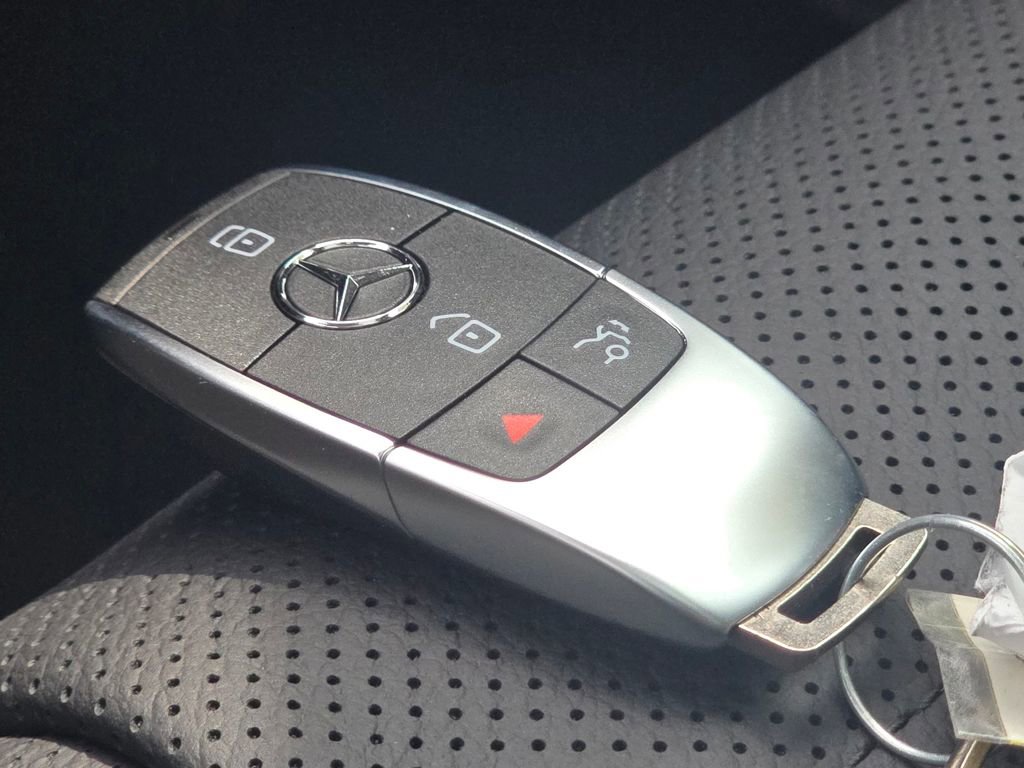 New 2026 Mercedes-Benz GLS 450 4MATIC image 40