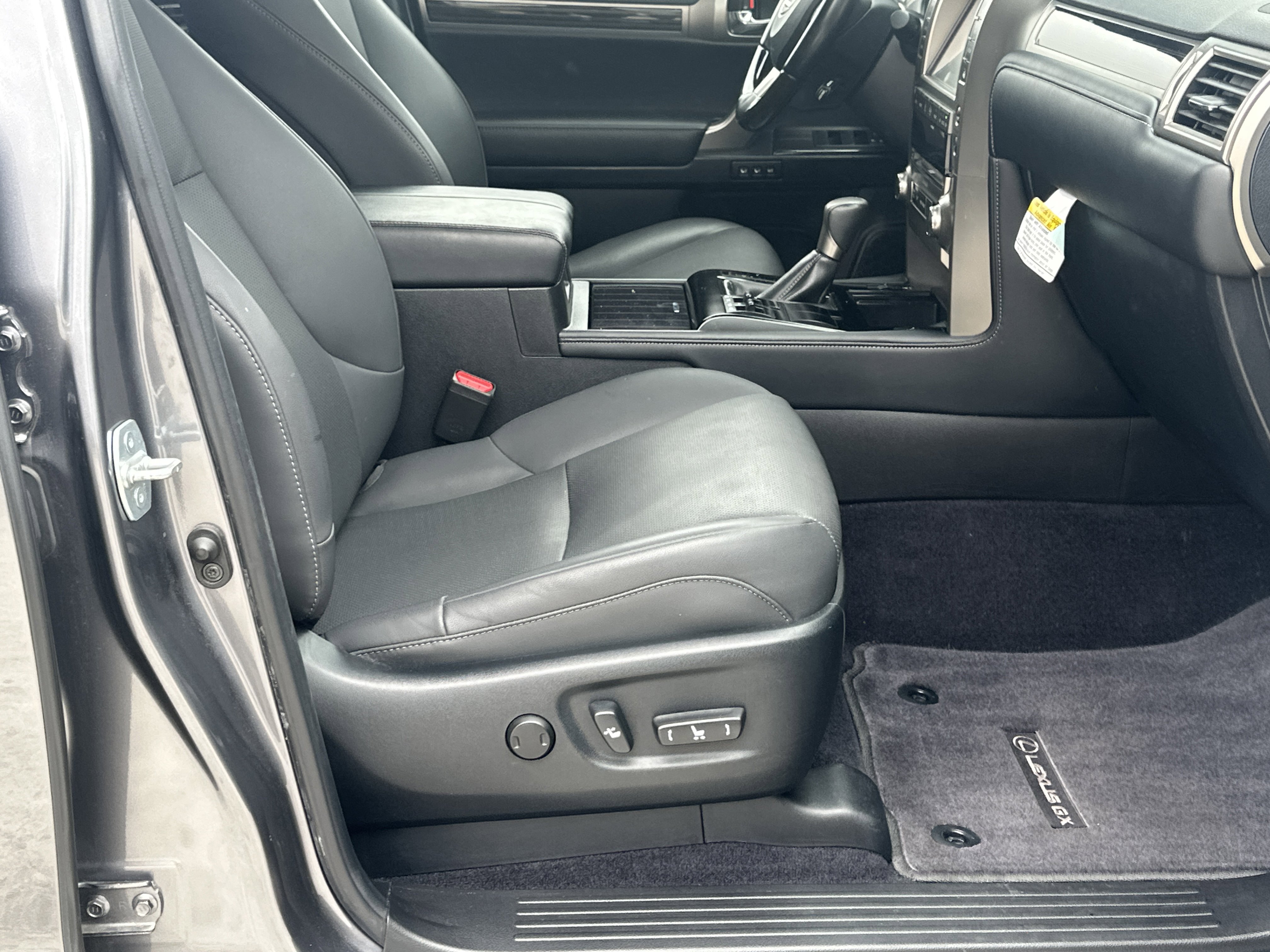 Used 2021 Lexus GX 460 Premium w/ Premium Package AWD/4WD image 13