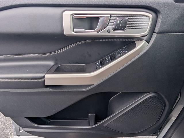 Used 2023 Ford Explorer Limited w/ Equipment Group 301A image 32