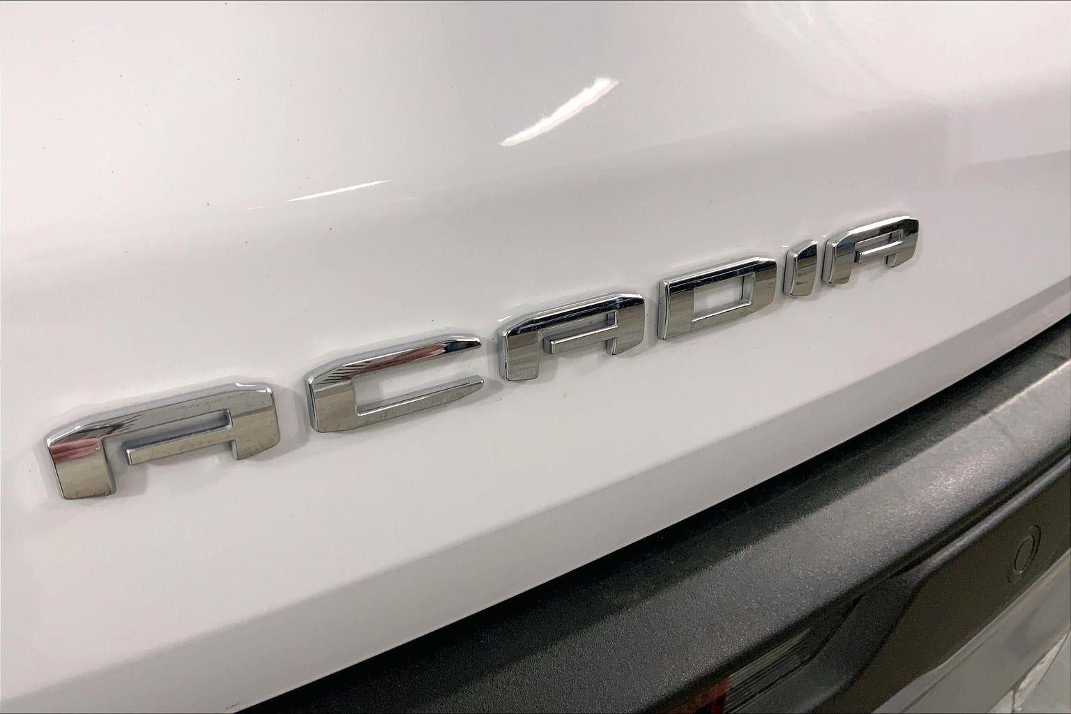 Used 2025 GMC Acadia Elevation image 8