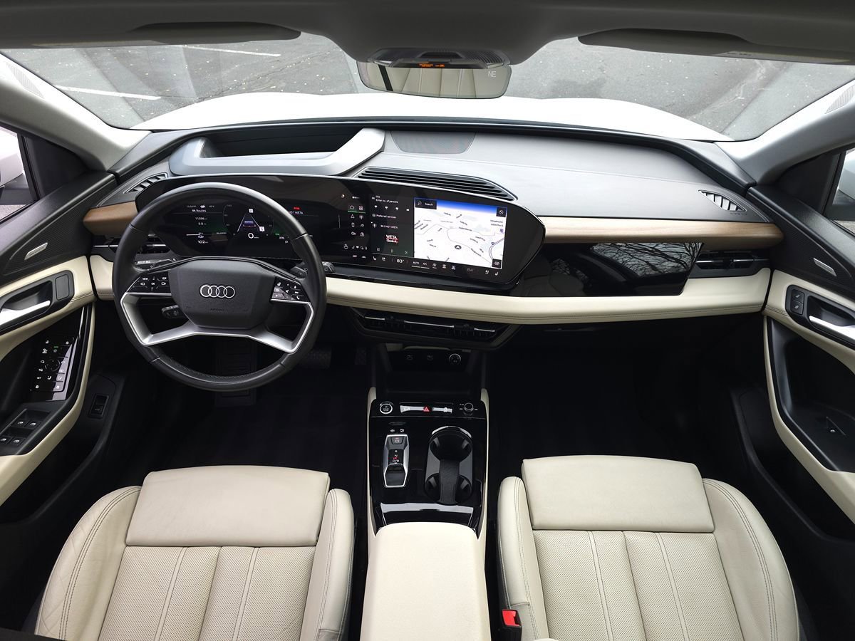 Used 2025 Audi Q6 e-tron Premium Plus AWD/4WD image 10