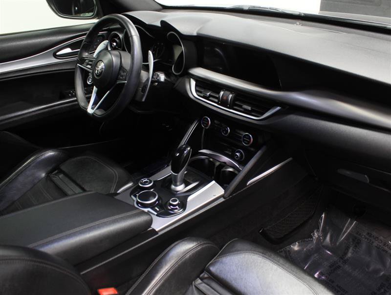 Used 2018 Alfa Romeo Stelvio Ti Sport AWD/4WD image 10