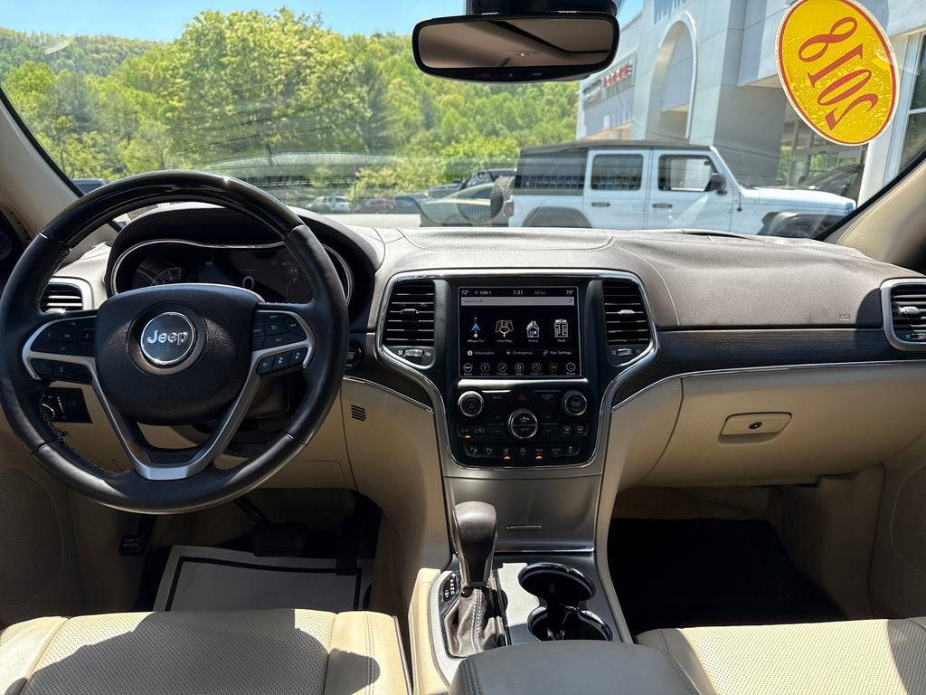 Used 2018 Jeep Grand Cherokee Overland AWD/4WD image 15
