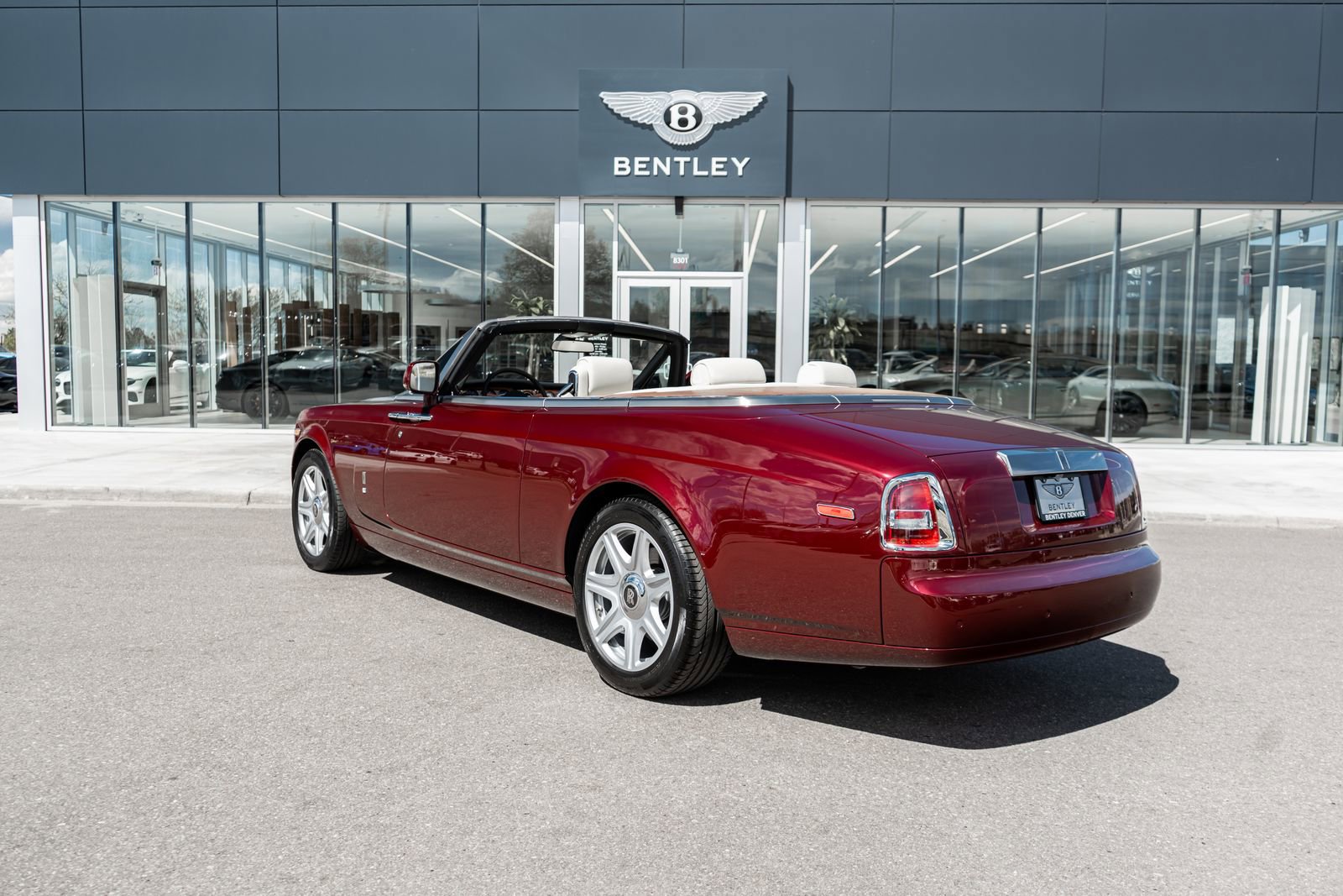 Used 2010 Rolls-Royce Phantom Drophead Coupe image 8