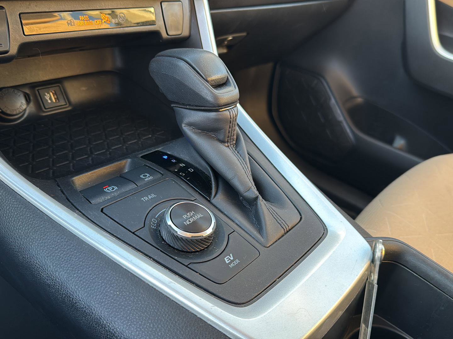 Certified 2024 Toyota RAV4 XLE image 24