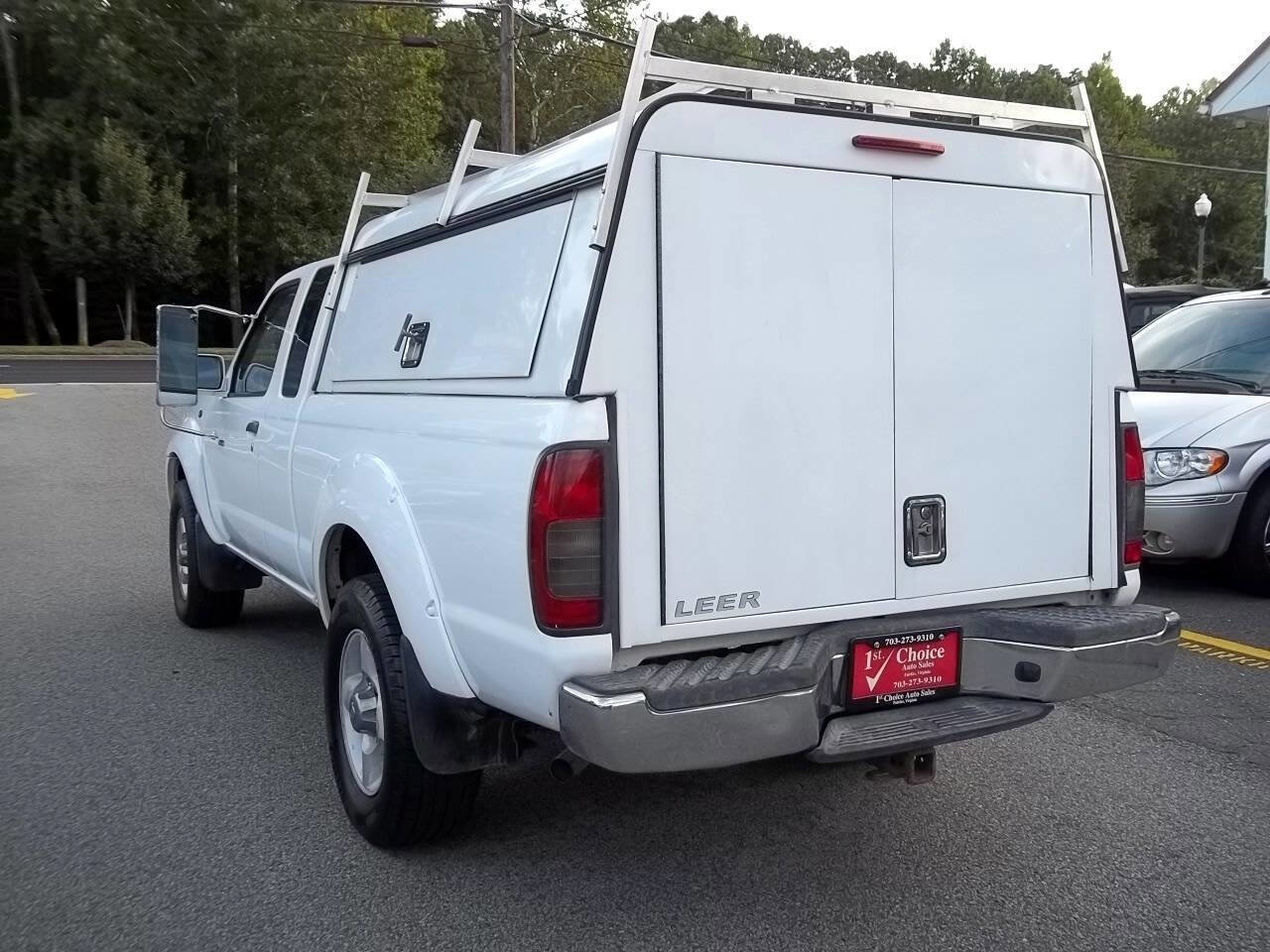 Used 2001 Nissan Frontier SE Desert Runner image 2