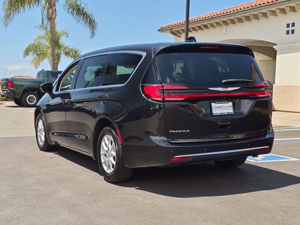 Certified 2023 Chrysler Pacifica Touring-L FWD image 7