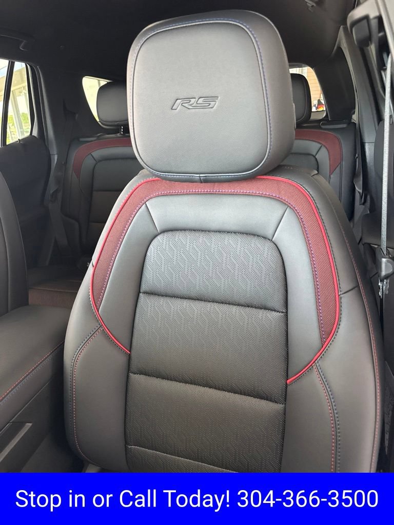 New 2026 Chevrolet Equinox RS w/ Safety and Technology Package AWD/4WD image 17