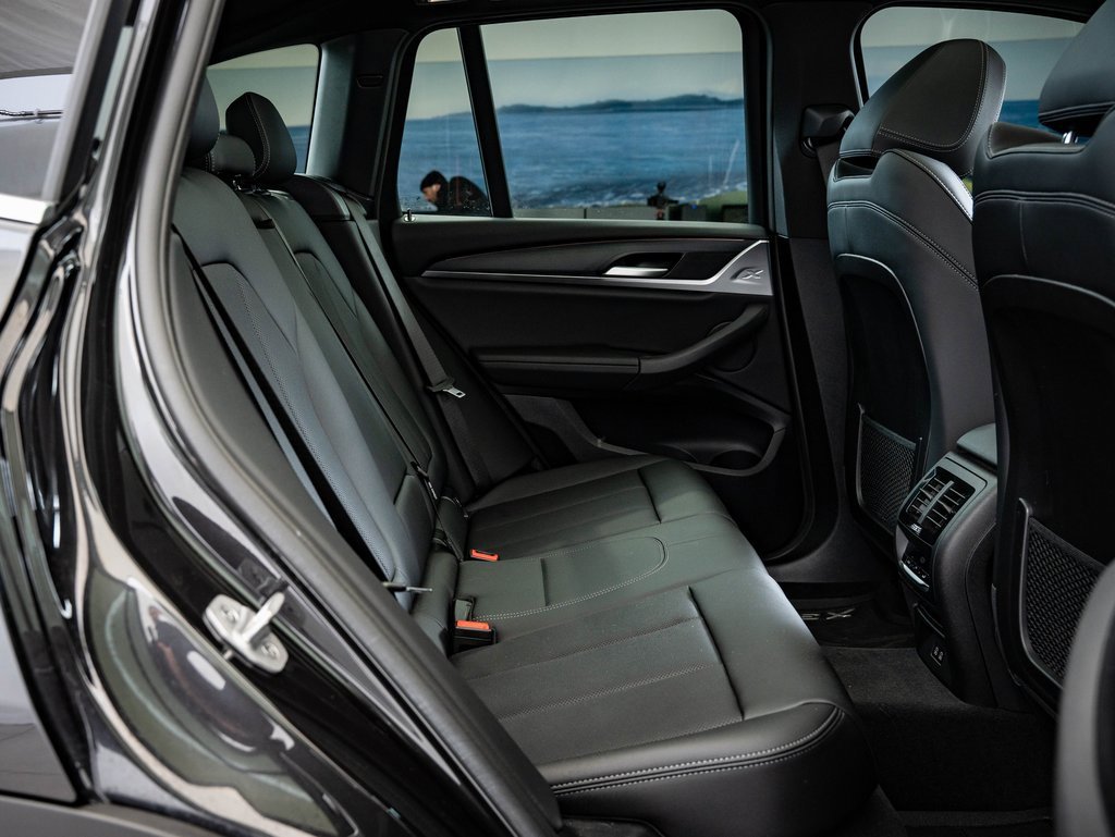 Certified 2024 BMW X3 xDrive30i w/ Convenience Package image 36