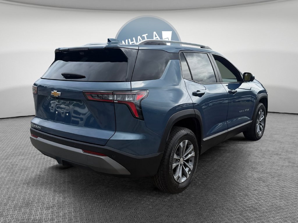 Used 2025 Chevrolet Equinox LT w/ Convenience Package II AWD/4WD image 3