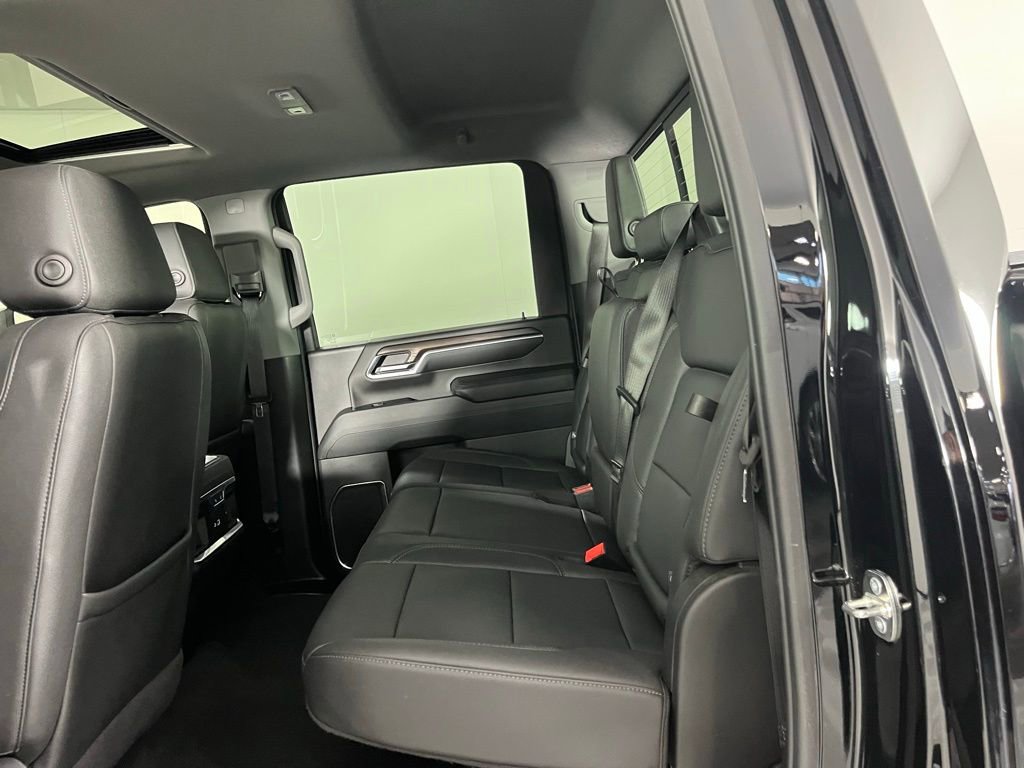 Used 2024 GMC Sierra 2500 SLT w/ SLT Premium Package image 27