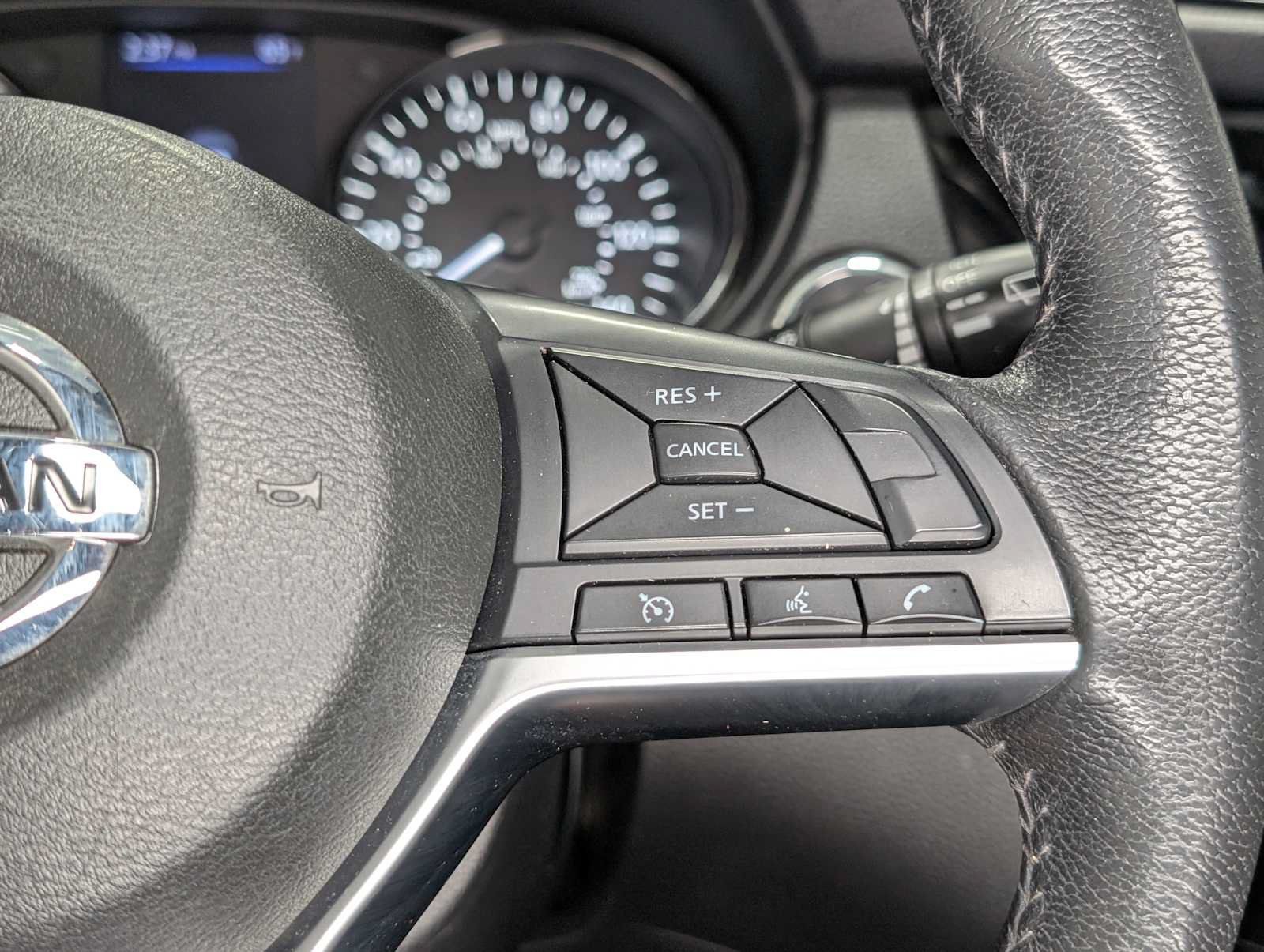 Used 2020 Nissan Rogue SV AWD/4WD image 33