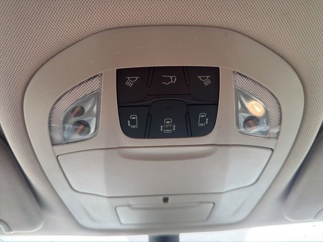 Used 2024 Chrysler Voyager LX image 30