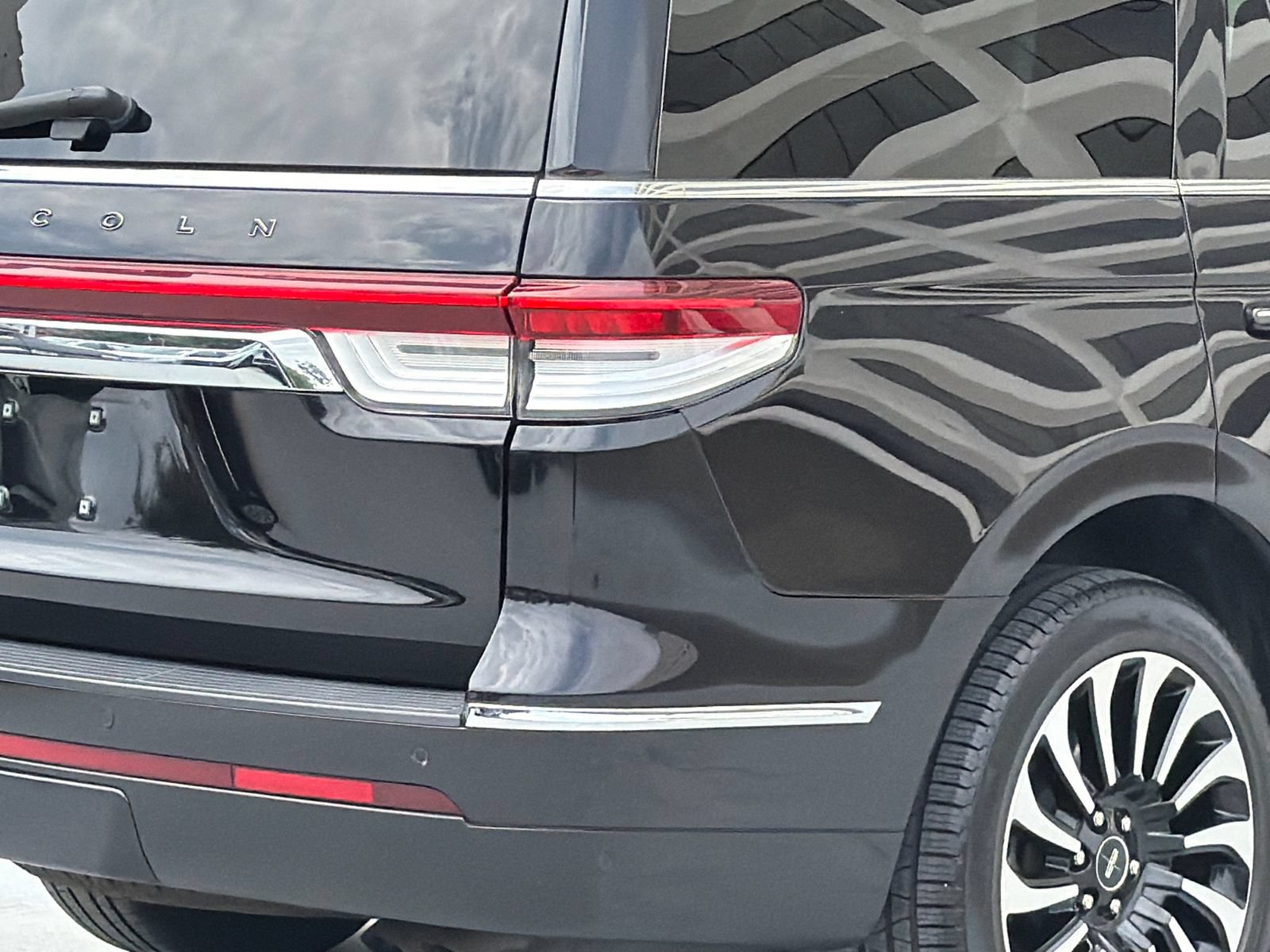 Used 2022 Lincoln Navigator Black Label AWD/4WD image 7