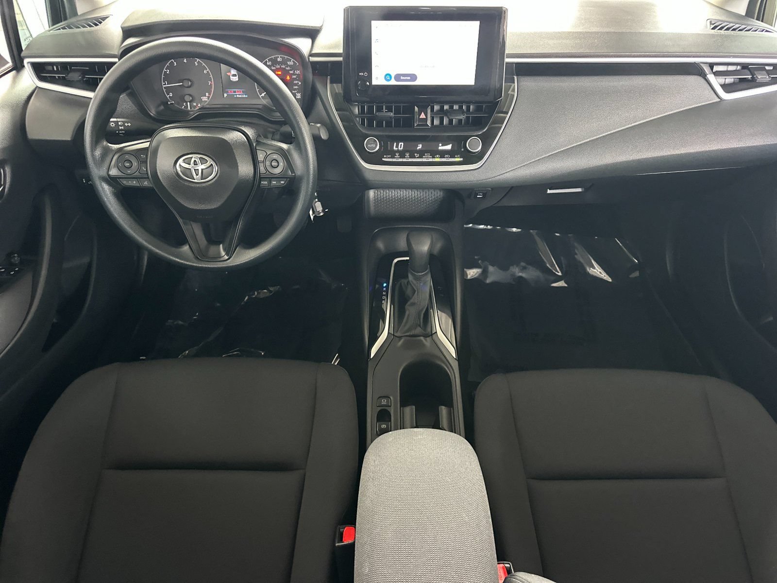 Used 2025 Toyota Corolla LE FWD image 12