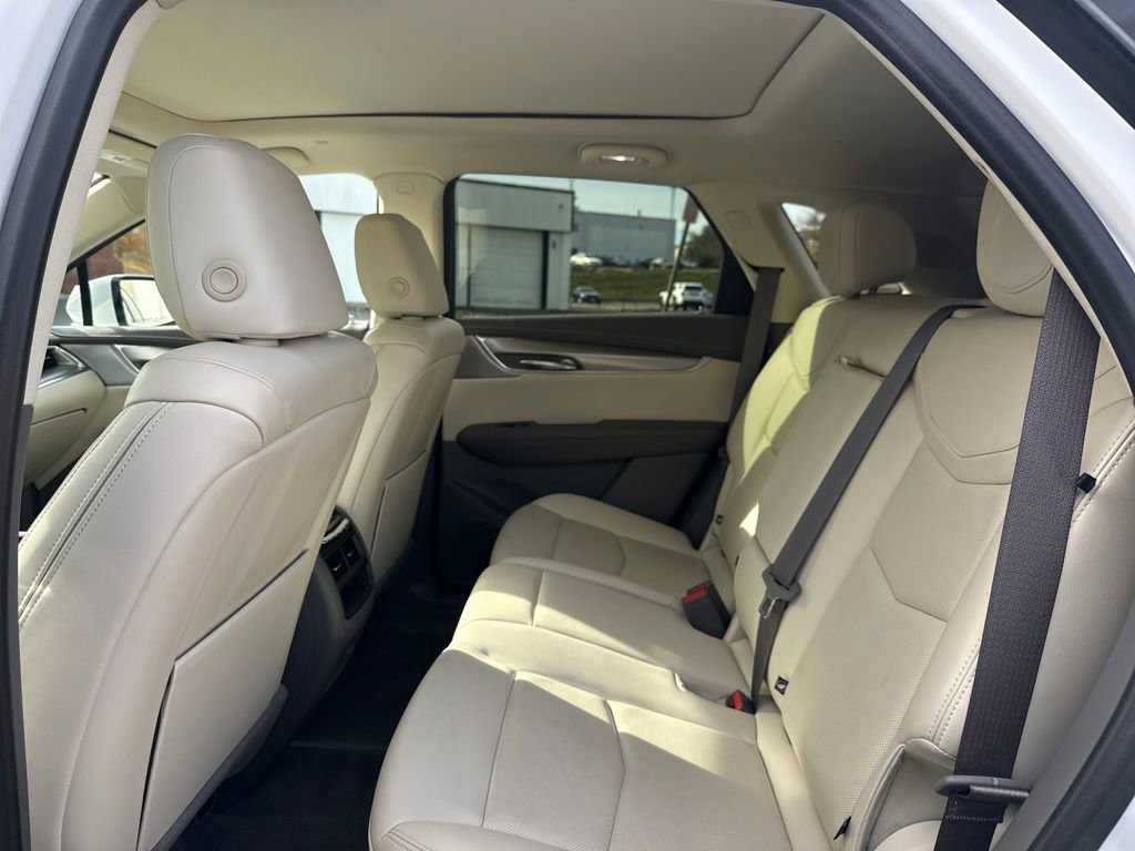 Certified 2023 Cadillac XT5 Premium Luxury w/ LPO, Floor Liner Package image 23