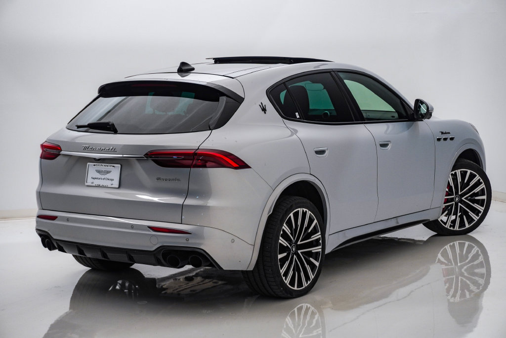Certified 2023 Maserati Grecale Modena AWD/4WD image 11