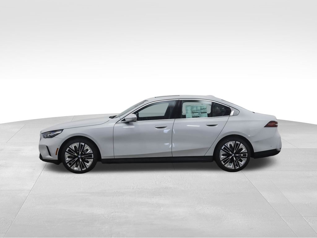 Certified 2025 BMW 530i xDrive w/ Premium Package image 2