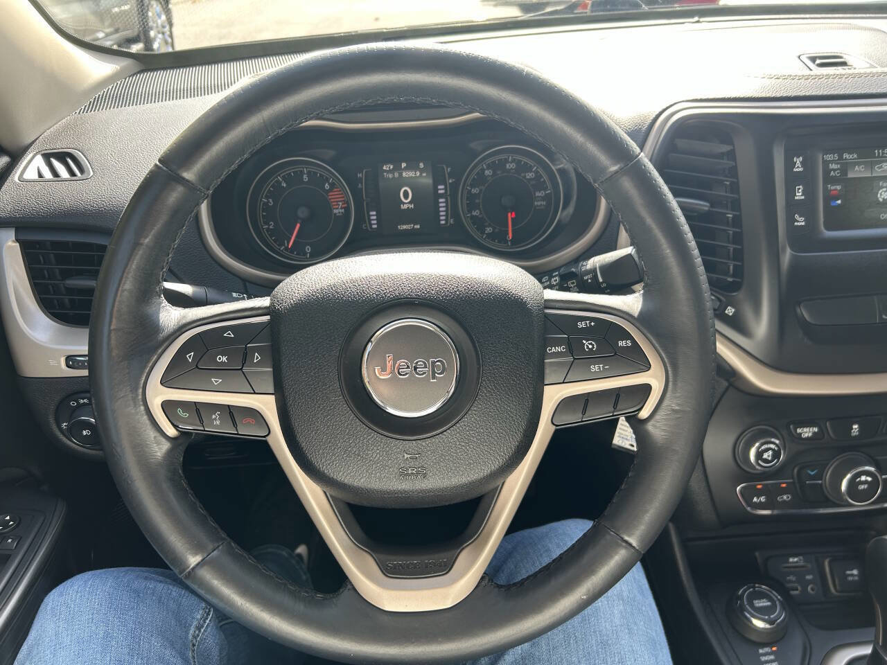 Used 2016 Jeep Cherokee Latitude image 32