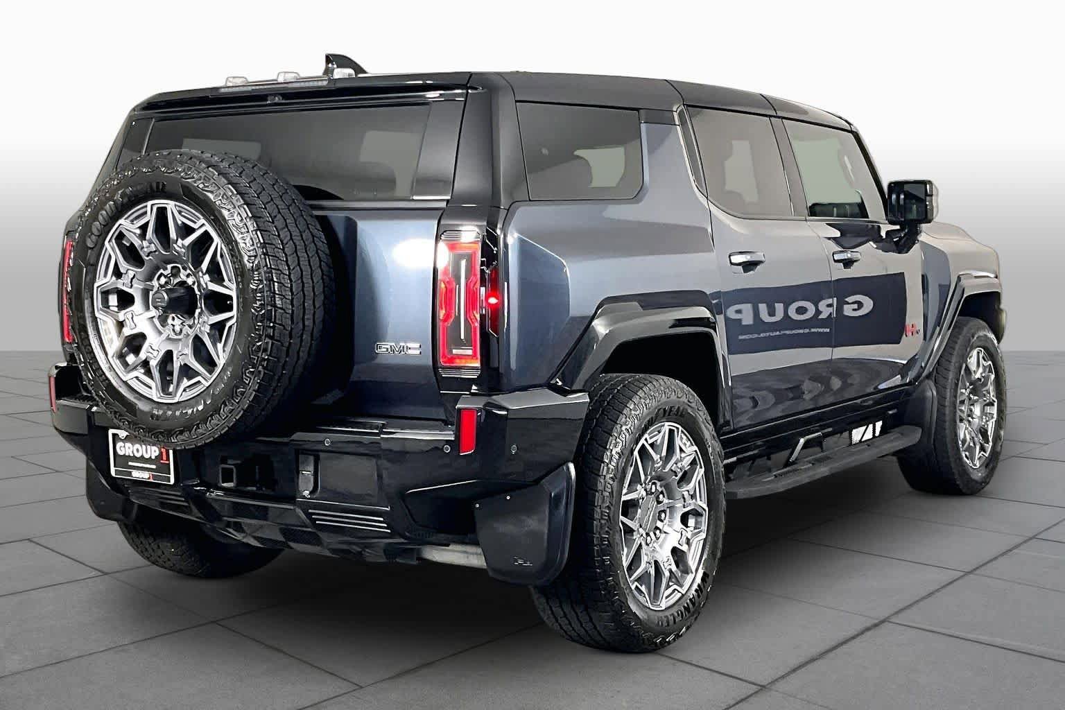 Used 2025 GMC Hummer EV 3X w/ LPO, Sport Package AWD/4WD image 11